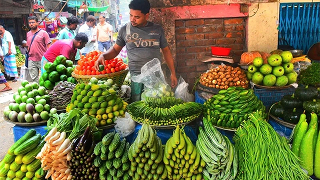 সবজিসহ জরুরি পণ্যে দাম ঊর্ধ্বমুখী, হিমশিম নিম্ন-মধ্যবিত্ত আয়ের মানুষের