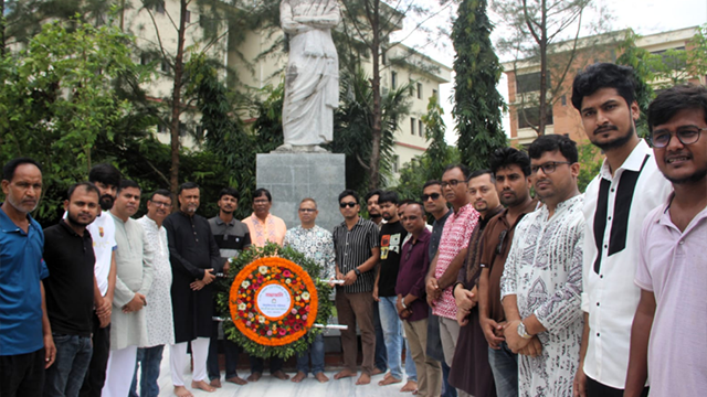 ‎নজরুলের ৫০তম মৃত্যুবার্ষিকীতে শ্রদ্ধায় নত নজরুল বিশ্ববিদ্যালয়