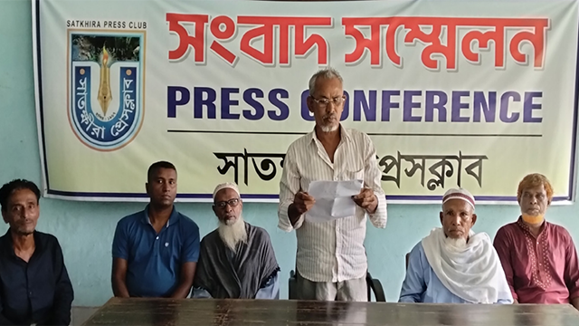 আশাশুনিতে আ.লীগ নেতার বিরুদ্ধে মিথ্যা মামলা দিয়ে হয়রানির অভিযোগ, গ্রামবাসীর সংবাদ সম্মেলন