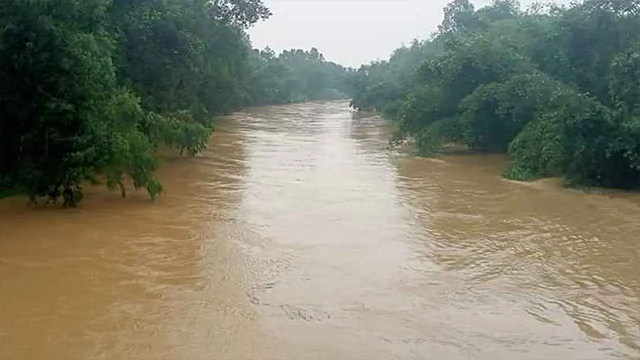 ৩ নদীর পানি এখনও বিপদসীমার ওপরে, ২৪–৪৮ ঘণ্টায় নতুন এলাকায় বন্যার শঙ্কা