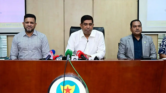 পুলিশের যানবাহনে হামলার সুনির্দিষ্ট গোয়েন্দা তথ্য নেই, শুধু রিমাইন্ডার: ডিবি প্রধান