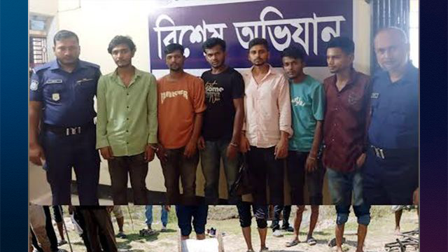 ৩২ ঘণ্টার অভিযানে মালামাল উদ্ধারসহ গ্রেপ্তার ৭