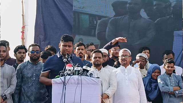 ফার্মের মুরগিরাই আপনাকে শিক্ষামন্ত্রী বানিয়েছে: হাসনাত আব্দুল্লাহ