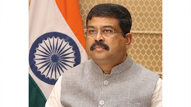 অবশেষে পদত্যাগ করলেন ভারতের শিক্ষামন্ত্রী