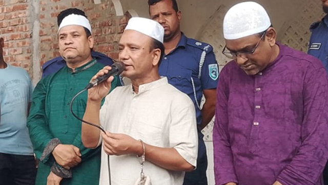 প্যারোলে মুক্তি পেয়ে মায়ের জানাযায় যুবলীগ নেতা শাহিদ মাহমুদ