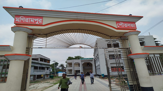 মনিরামপুর পৌরসভায় বস্তি উন্নয়ন প্রকল্পে দুর্নীতির অভিযোগ
