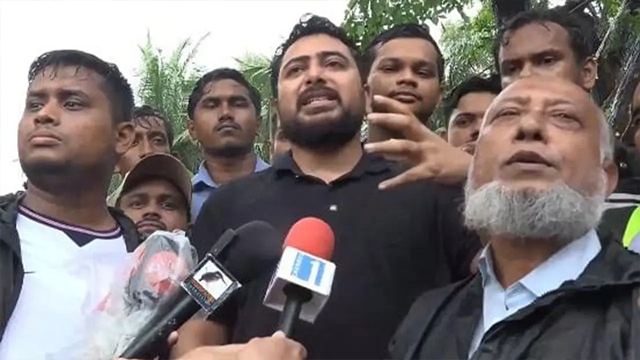 সরকার পারছে না, এখন দোষ দিয়ে লাভ নেই: নাহিদ ইসলাম