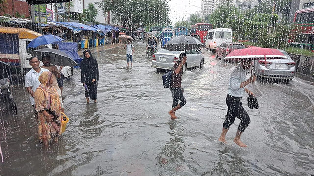 ঢাকায় টানা বর্ষণ, নতুন পূর্বাভাসে যা জানাল আবহাওয়া অধিদপ্তর