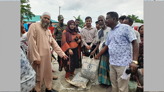 তিস্তার ভয়াবহ ভাঙন: ক্ষতিগ্রস্তদের পাশে ইউএনও, ভাঙনরোধে পানি উন্নয়ন বোর্ডকে ডিসির জরুরি চিঠি