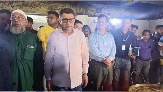 হঠাৎ সাতক্ষীরা মেডিকেলে স্বাস্থ্যমন্ত্রী, দুই চিকিৎসকসহ বরখাস্ত ৩