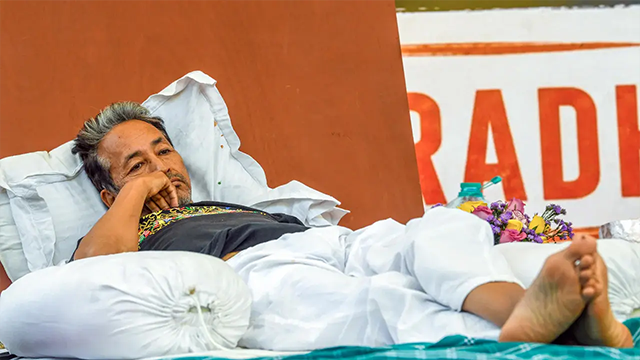 শিক্ষামন্ত্রীর পদত্যাগ ছাড়াই ২৬ দিনের অনশন ভাঙলেন সোনাম ওয়াংচুক, জানালেন কারণ