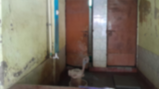 পরিচ্ছন্নতাকর্মী না থাকায় শৌচাগার পরিষ্কার করছেন শিক্ষকরা, নোংরা টয়লেটে স্বাস্থ্যঝুঁকিতে শিক্ষার্থী